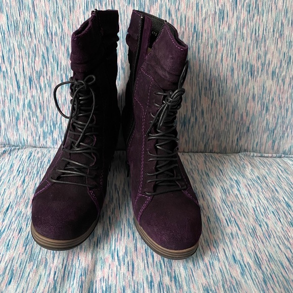 Beautiful Purple greased suede Woman boots - Picture 9 of 9